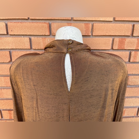 The 1 East Custom Collection Vintage Blouse - Picture 9 of 13